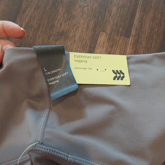 Everyday Soft Ultra High-Rise Leggings Large 7/8 Gray by All In Motion UPF 50+ - Picture 8 of 12